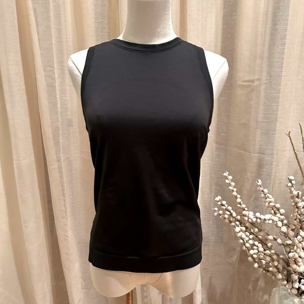 lululemon swiftly tank high neck black sz 6 or 8